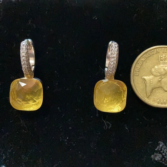 COPY - Meet your Posher, Kimberly - Picture 2 of 4